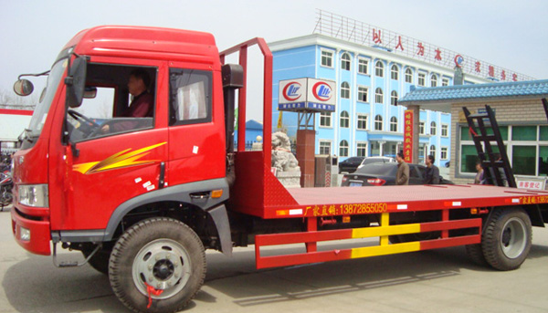 湖北程力集團(tuán)平板運(yùn)輸車(chē)的保養(yǎng)與介紹