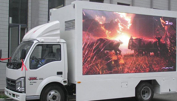 led廣告車方向盤轉(zhuǎn)向沉重時候需要去保養(yǎng)了哦